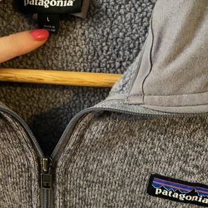 Patagonia light purple 1/4 zip size L